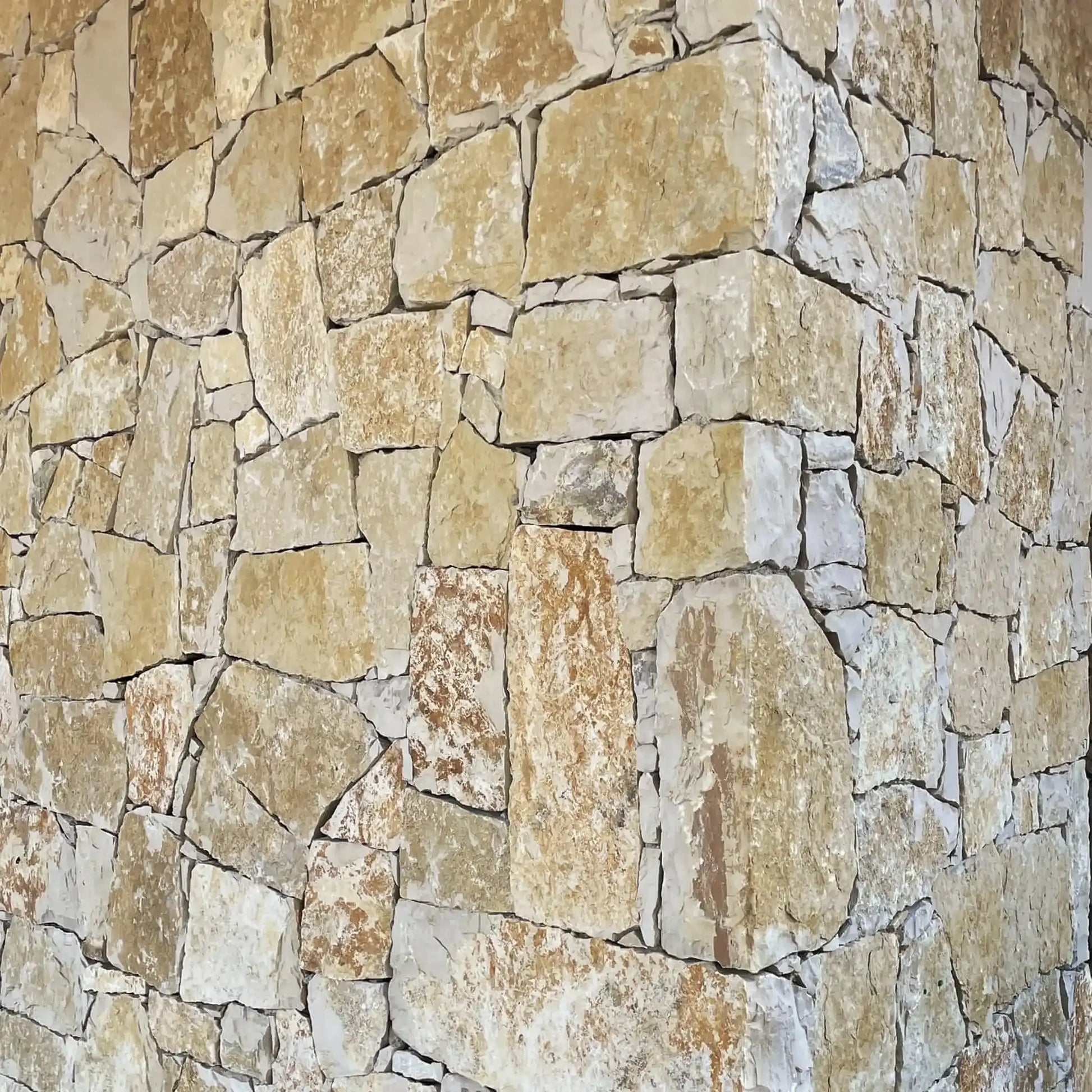Pierre de parement calcaire beige ROCKFACE pour mur extérieur