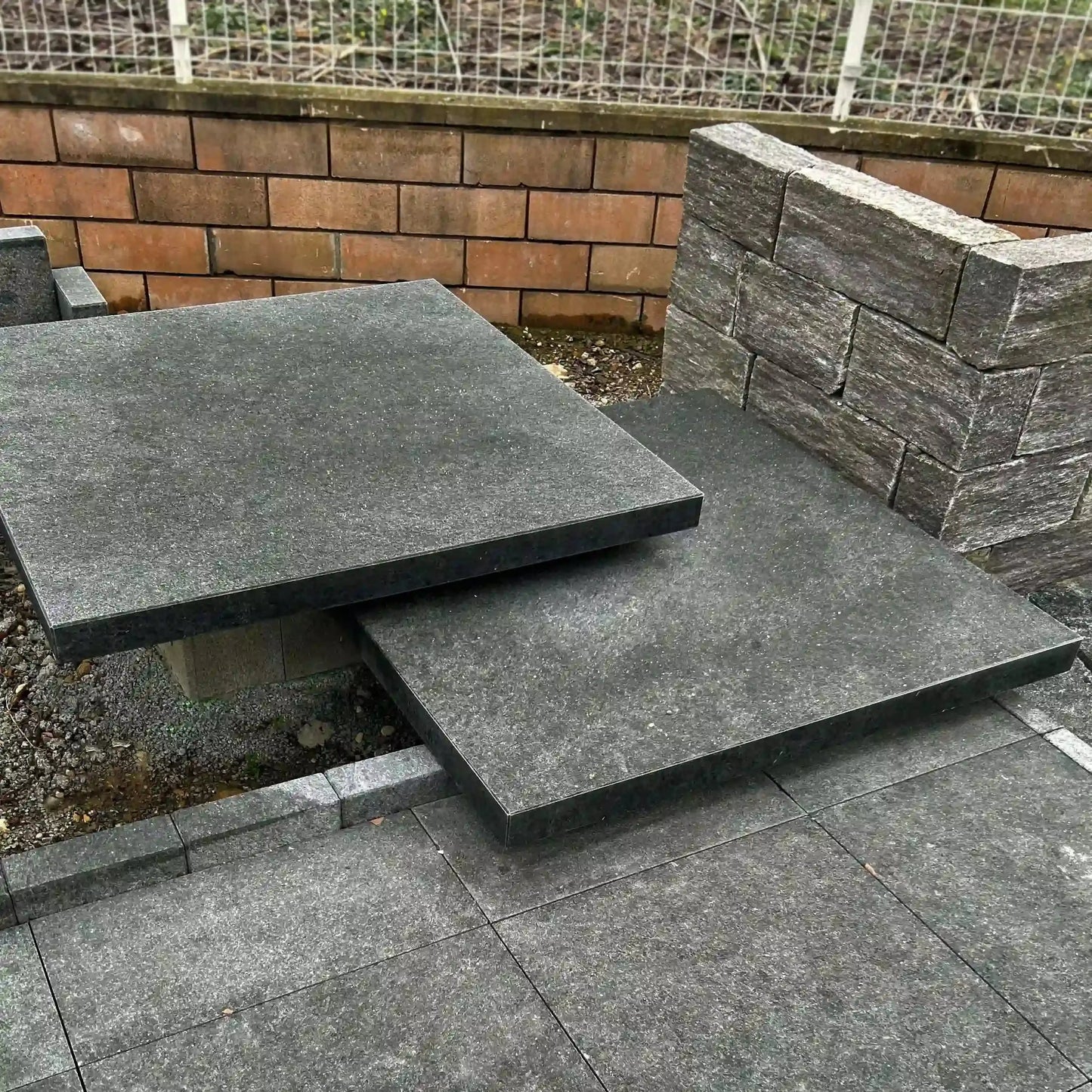 Schwebende Stufe Granit JADE BLACK