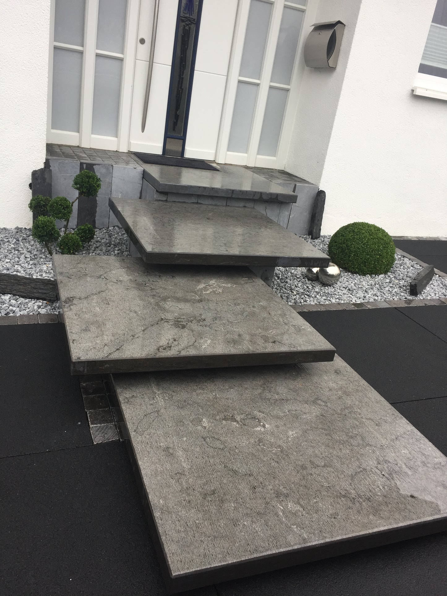 Schwebende Stufe BLUE STONE