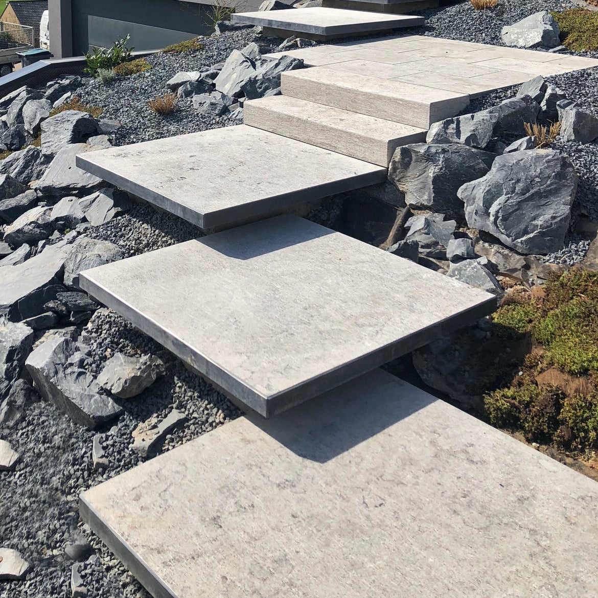 Schwebende Stufe BLUE STONE