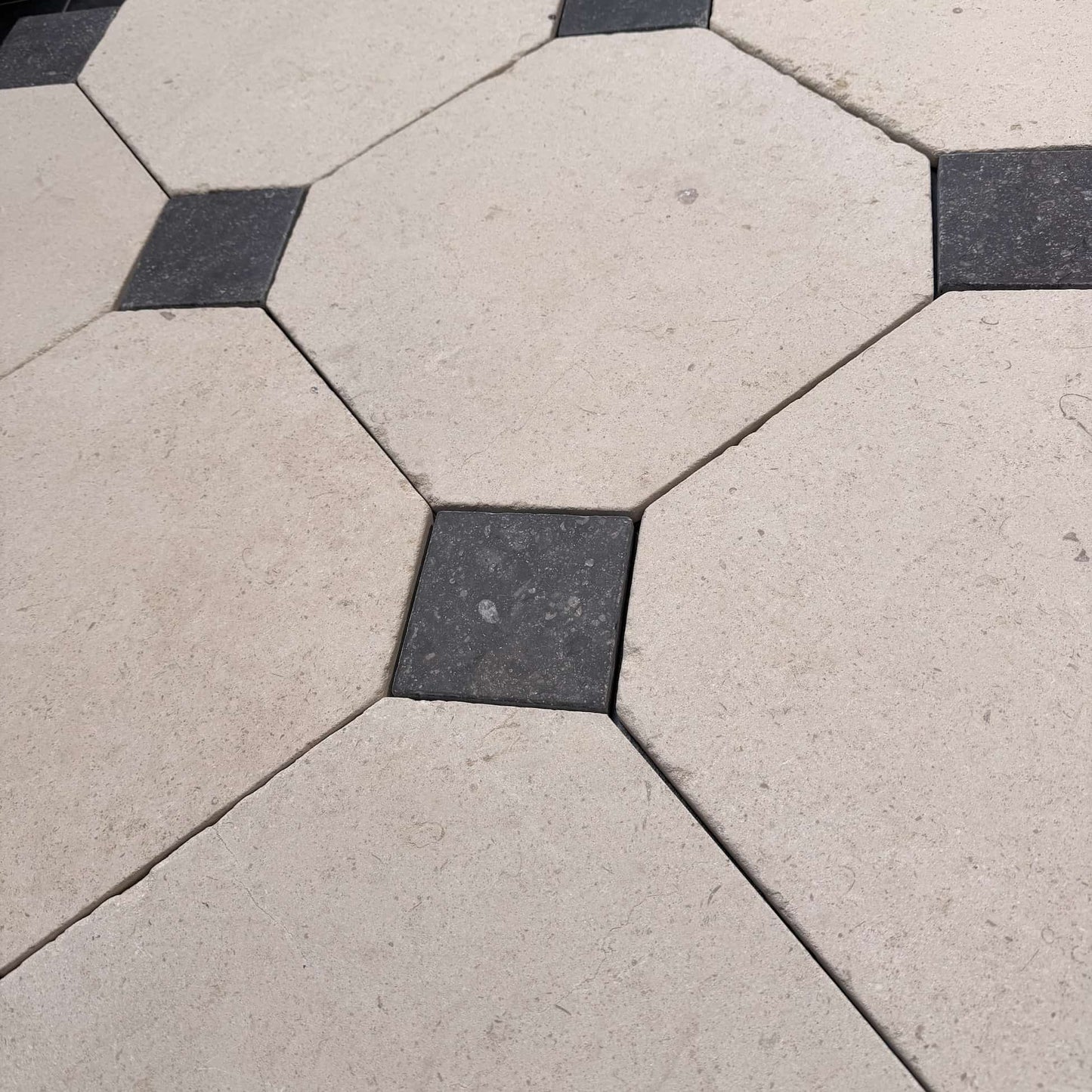 Dallage à cabochon PIERRE CALCAIRE & PIERRE BLEUE - Minéral Pierre Naturelle