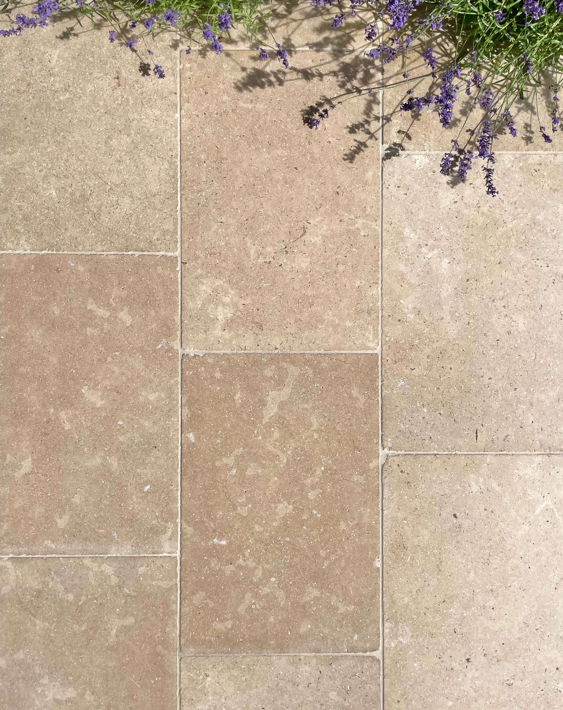 Dallage Pierre Calcaire Sinai PEARL beige, Sol extérieur, finition vieillie