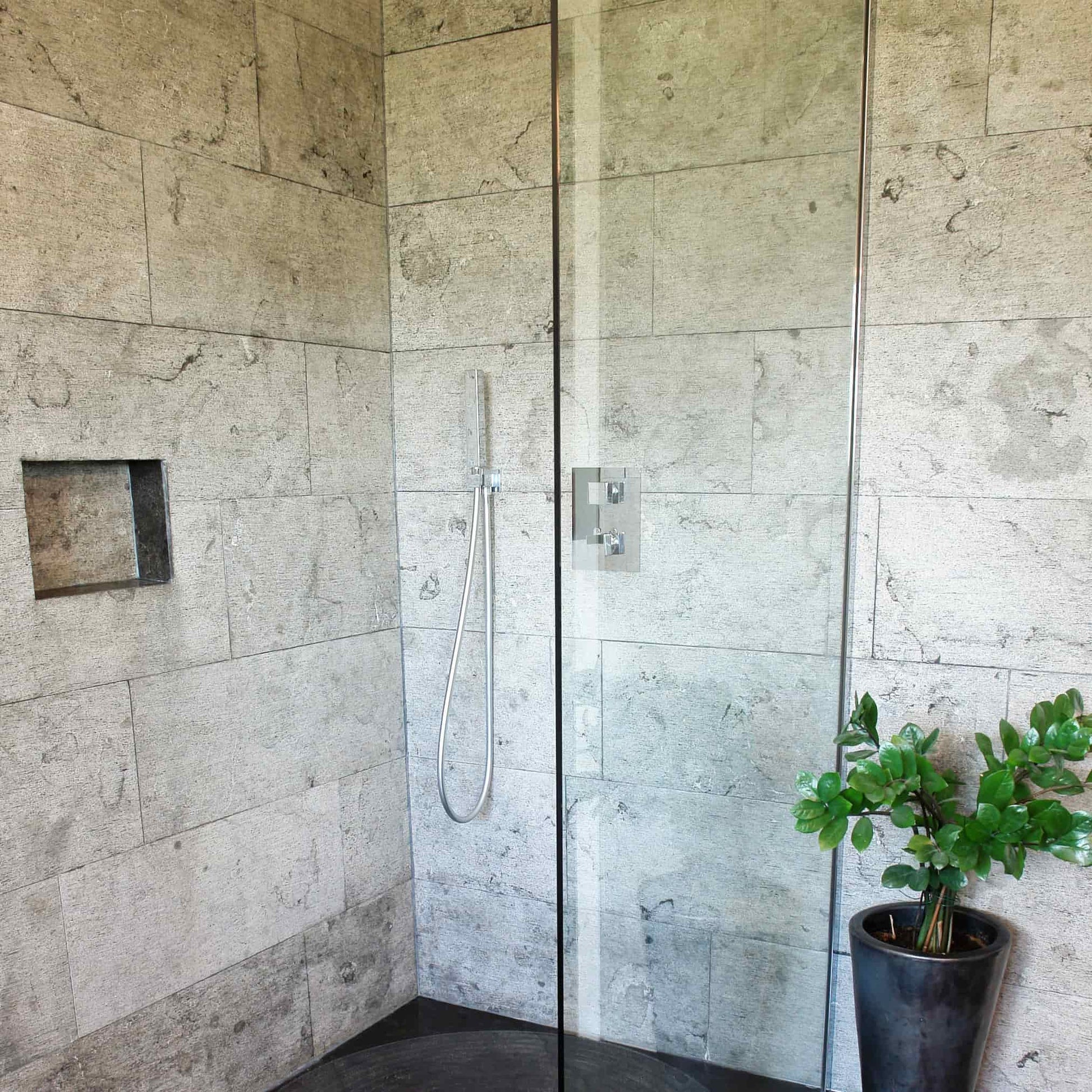 Dallage intérieur en BLUE STONE Layé - Minéral Pierre Naturelle