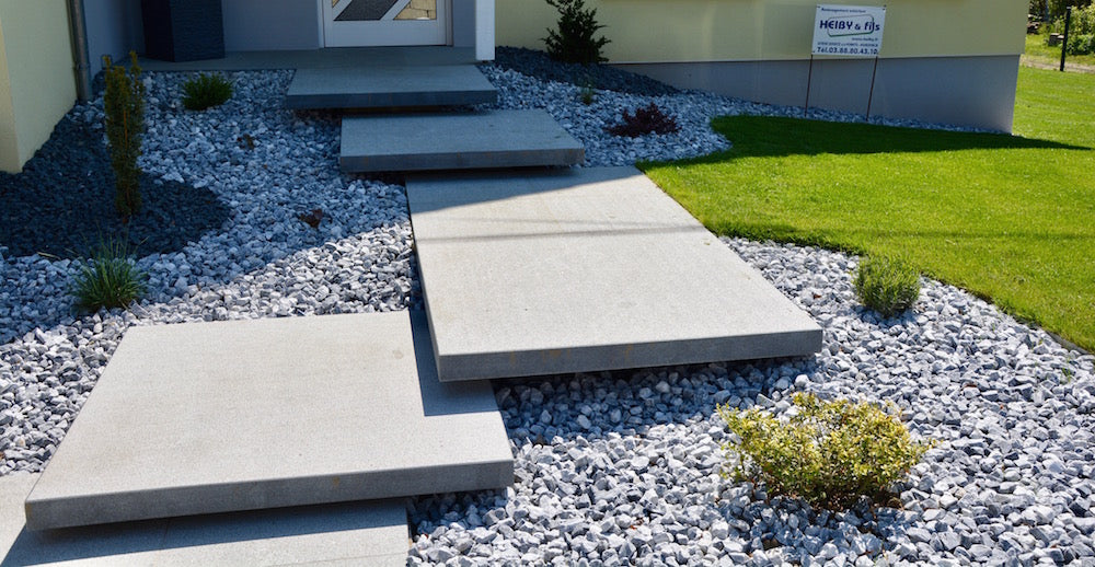 Schwebende Stufe Granit KURU DARK