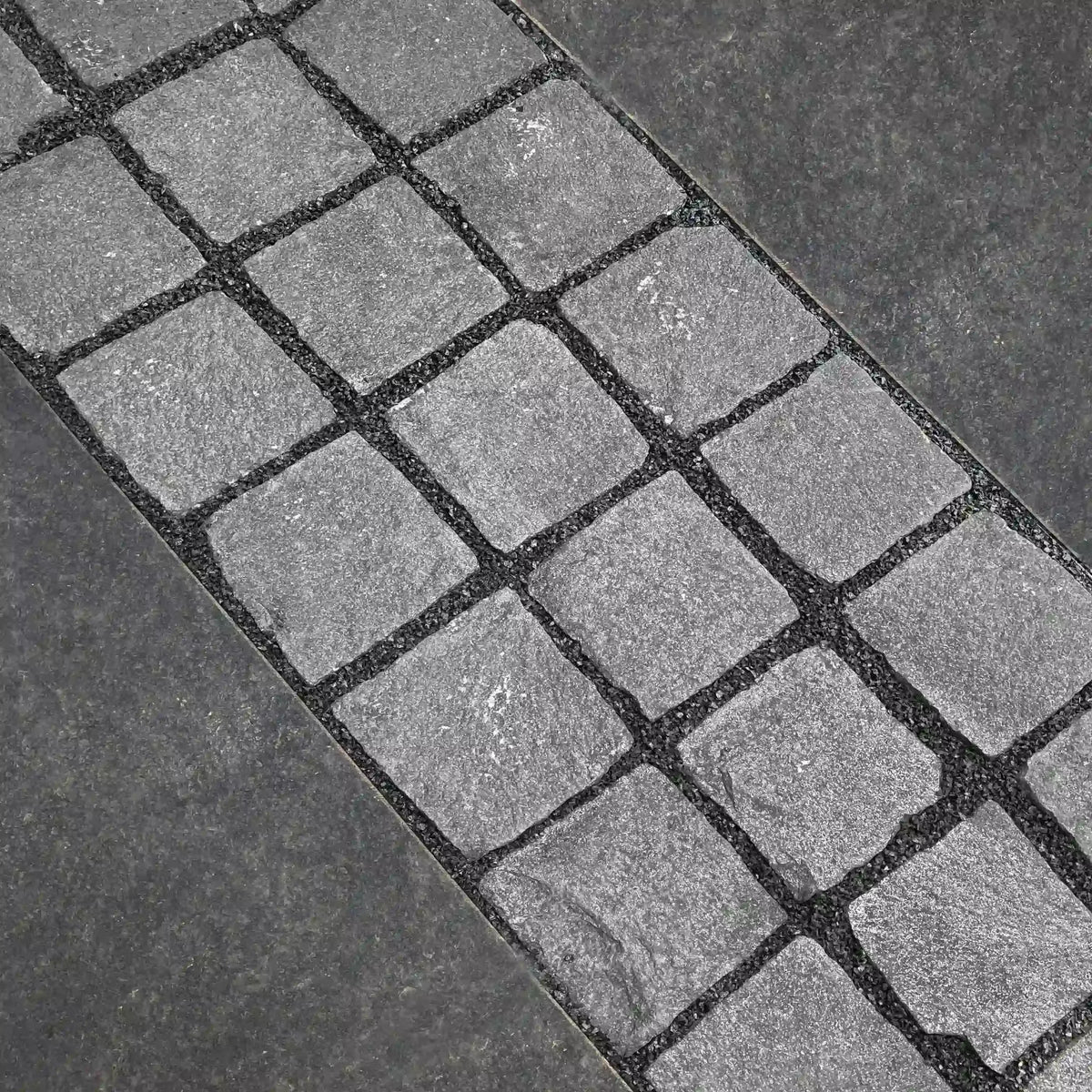 Pavé en granit KURU DARK naturel Minéral pierre naturelle