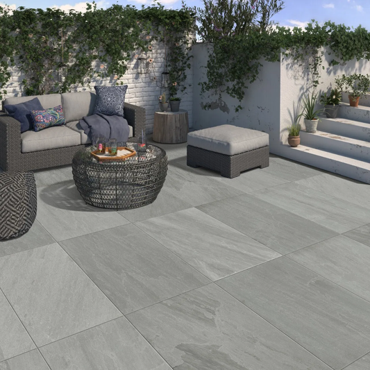 Grès cérame effet pierre KANDLA GREY - 90x60x2 :
 Finition : Effet pierre
Surface antidérapante R-11
Couleur : Gris
Bords : Rectifiés
Réalisation client