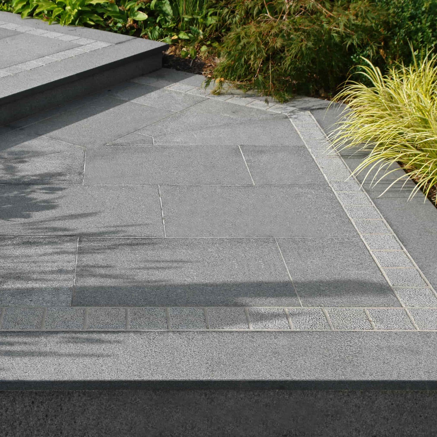 Bodenplatte Granit KURU DARK Minéral Naturstein
