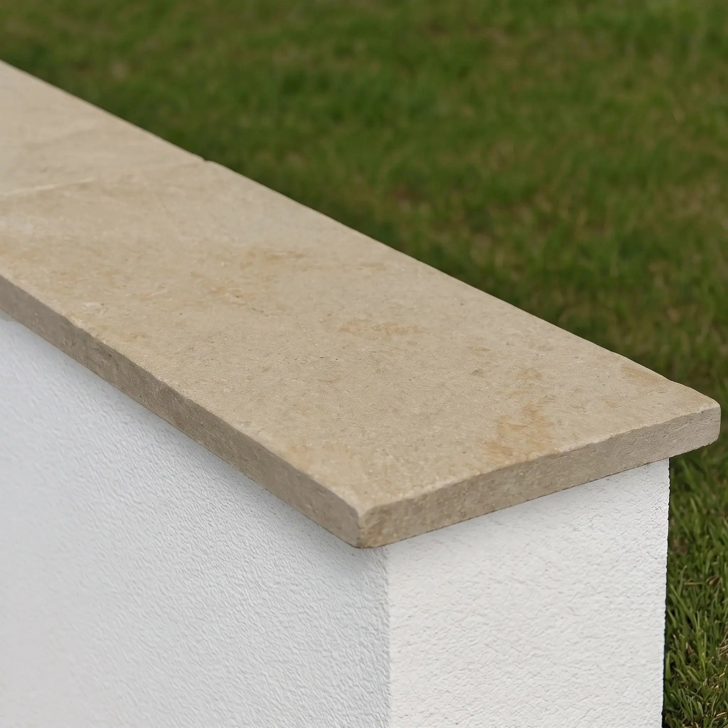 LIMA BEIGE limestone coping