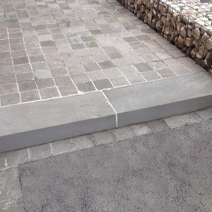 Blockstufe Quartzsandstein KANDLA GRAU