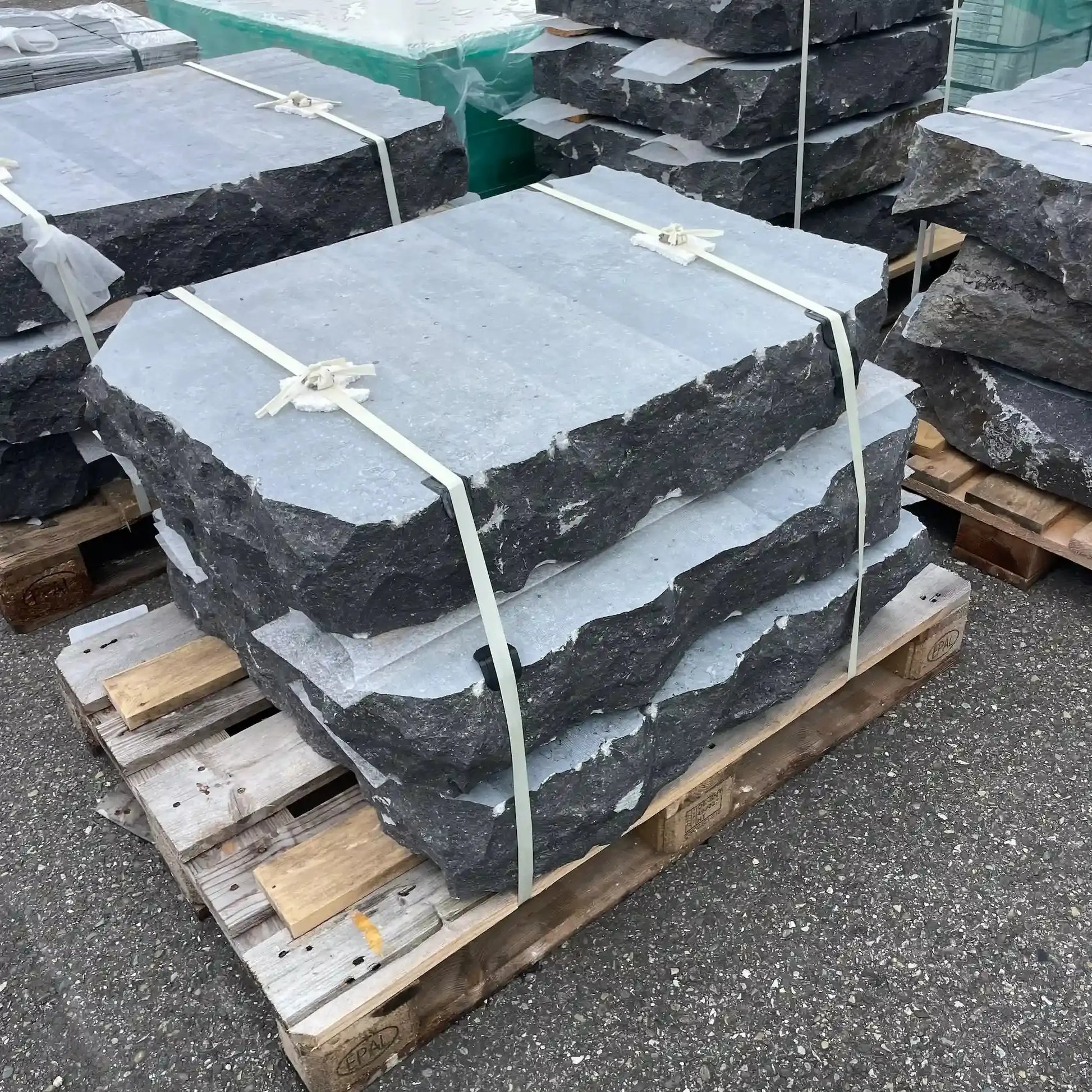 Marche naturelle en PIERRE BLEUE DU HAINAUT Minéral pierre naturelle