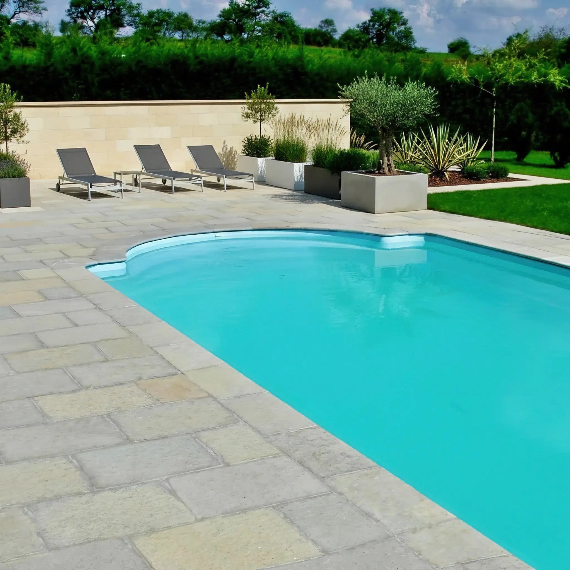 Poolumrandung Kalkstein LIMA BEIGE Minéral Naturstein