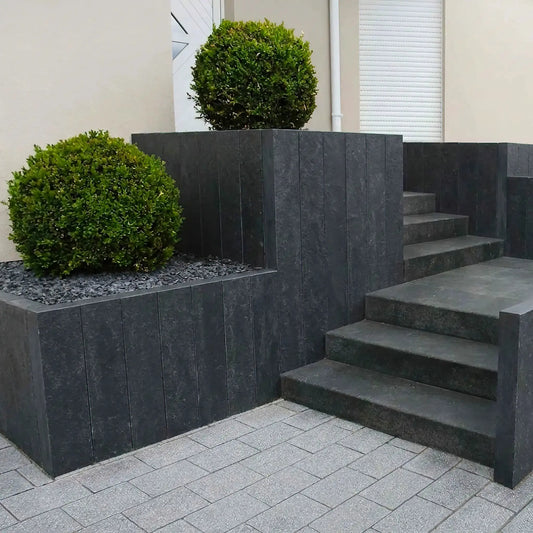 Palissade en BASALTE SUPER BLACK flammé Minéral pierre naturelle