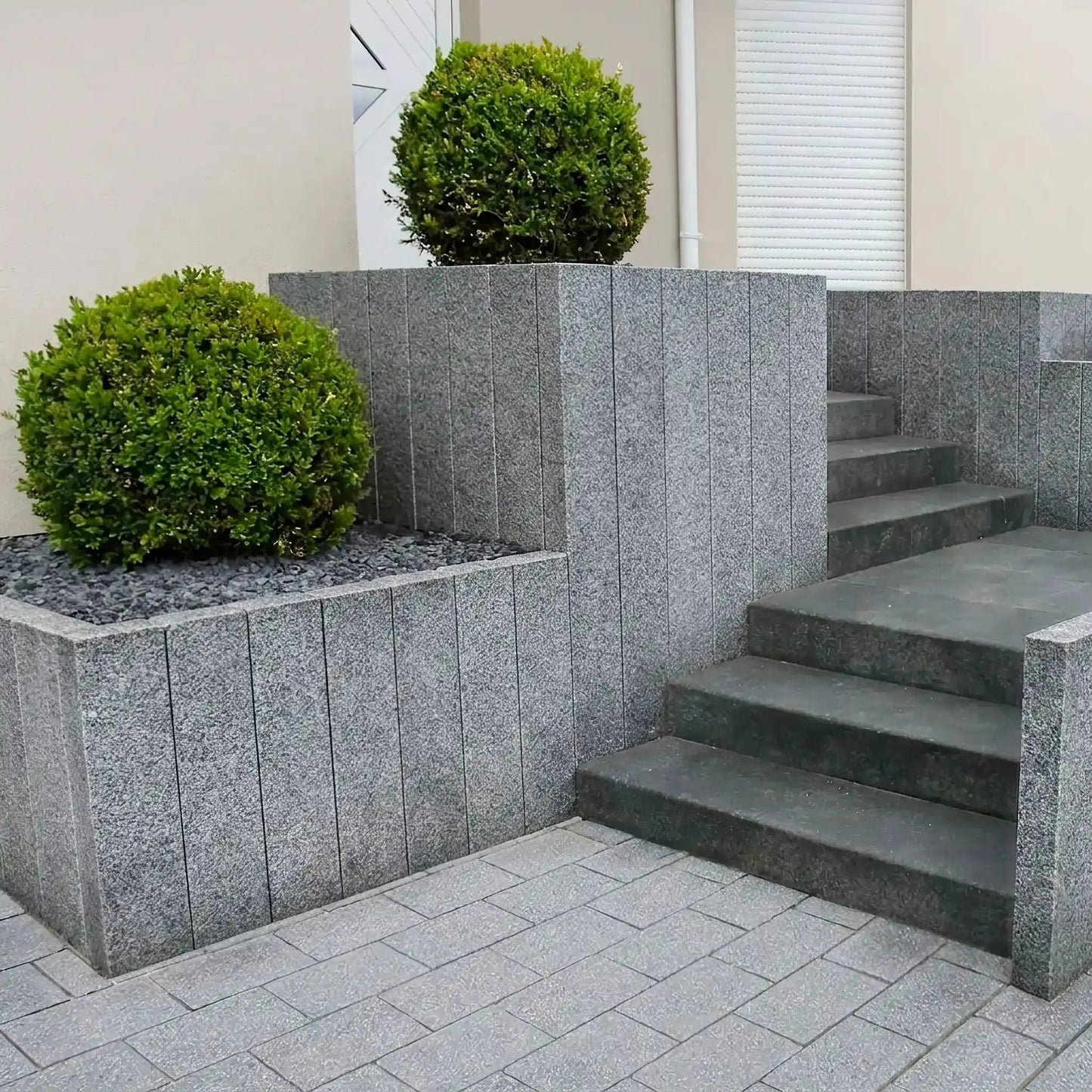 Palisade Granit KURU DARK geflammt Minéral Naturstein