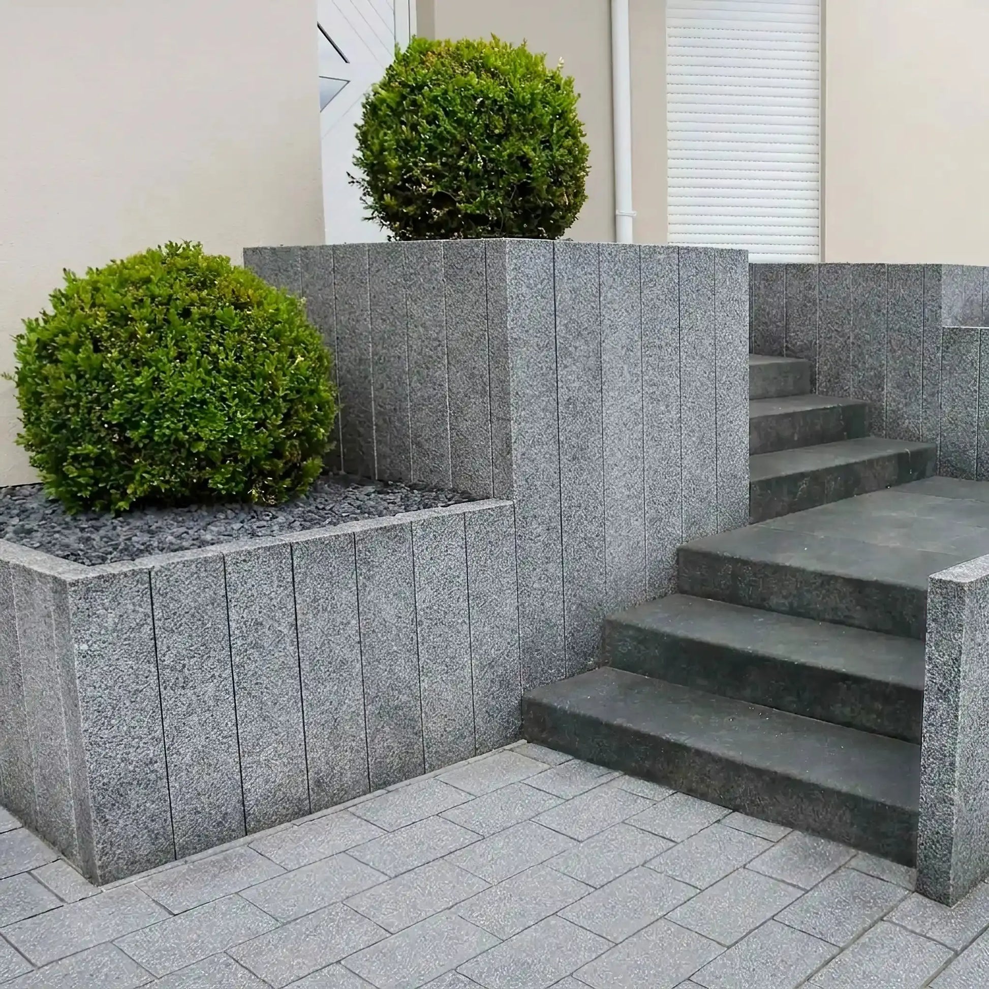 Palisade Granit KURU DARK geflammt Minéral Naturstein