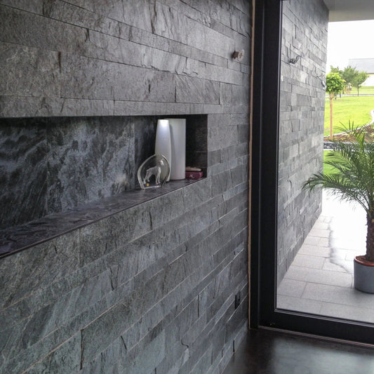 Parement en quartzite titane, gris, mur Finition : Toutes faces naturelles, bords sciés
Longueurs : 40 à 80 cm
Hauteur : 5-8-12 cm
Épaisseur : 1.2 cm
Poids : 41 kg/m²