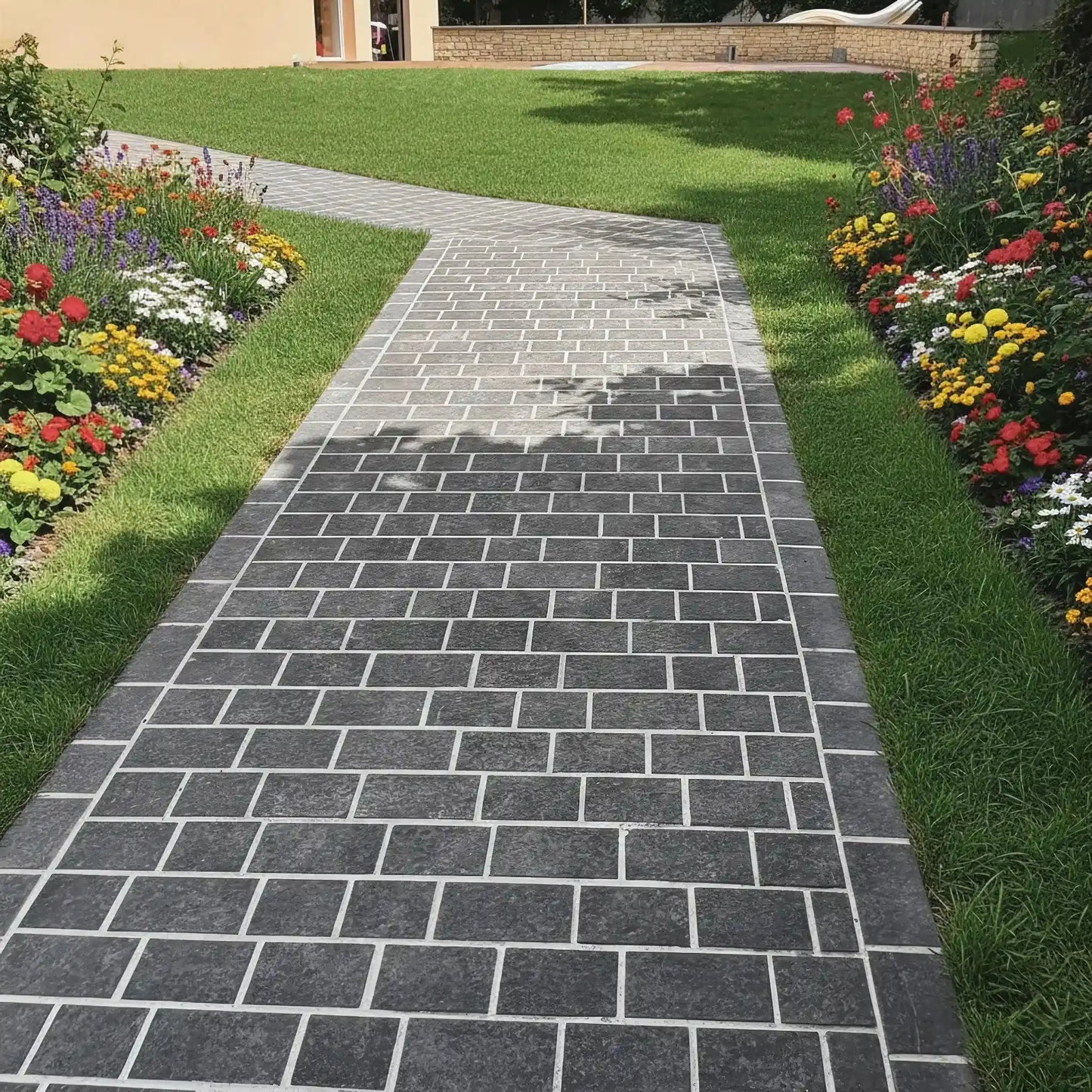 Pflaster Basalt SUPER BLACK geflammt Minéral Naturstein