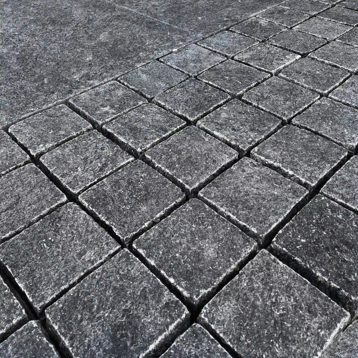 Pavé en granit JADE BLACK Minéral pierre naturelle