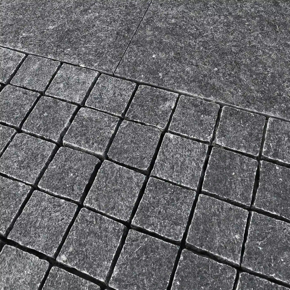 Pavé en granit JADE BLACK Minéral pierre naturelle