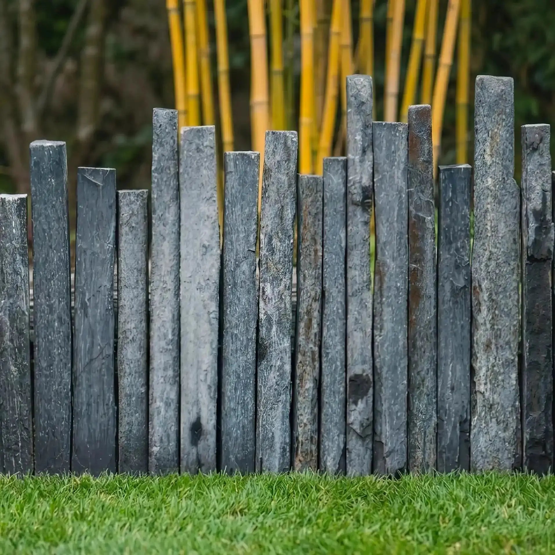 Dekorativer Pfosten aus Schiefer BLACK SLATE AZUL – Minéral Naturstein