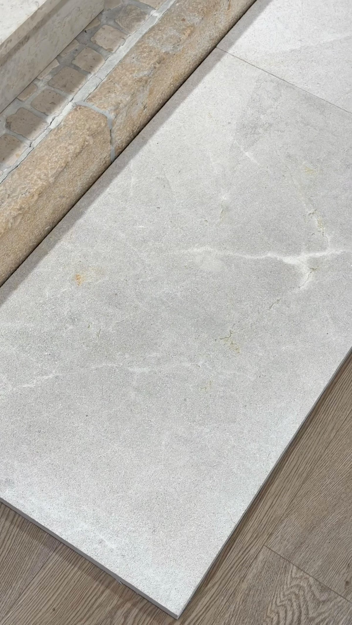 CREMA ERMITA limestone flooring – Minéral Pierre Naturelle