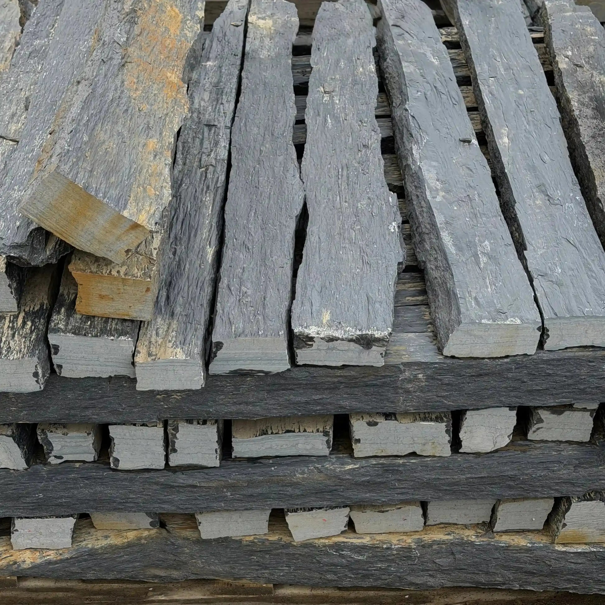Palissade en schiste BLACK SLATE AZUL bords bruts Minéral pierre naturelle
