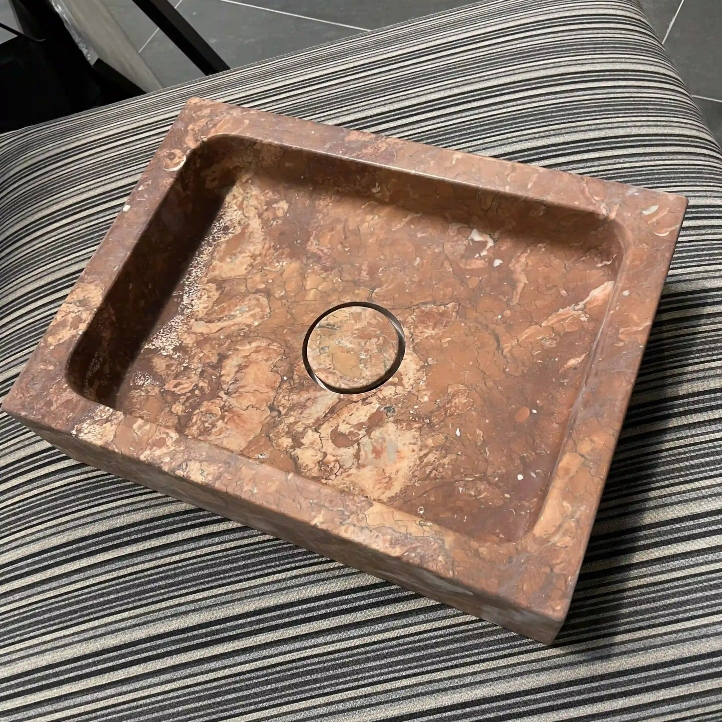 Vasque rectangulaire en marbre ROUGE DUCESSA