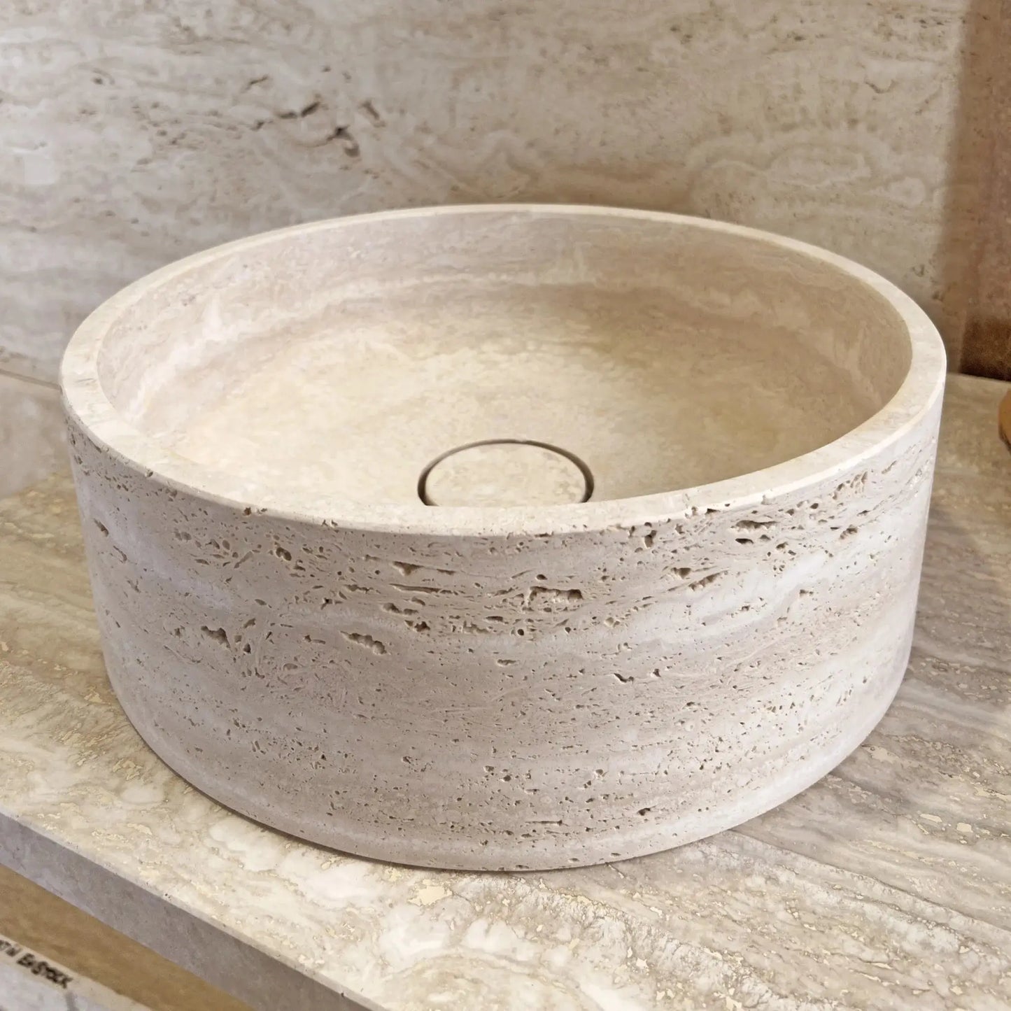 Vasque ronde en TRAVERTIN ROMAIN